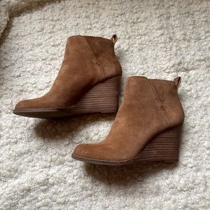 Lucky brand Honey oiled suede ankle boots